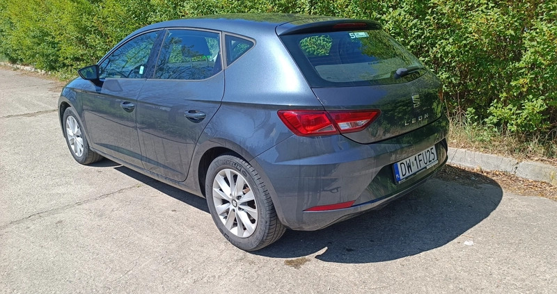 Seat Leon cena 51900 przebieg: 152310, rok produkcji 2019 z Wrocław małe 379